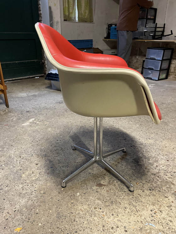 Image 1 of Chaise Eames vintage unique (PAC)