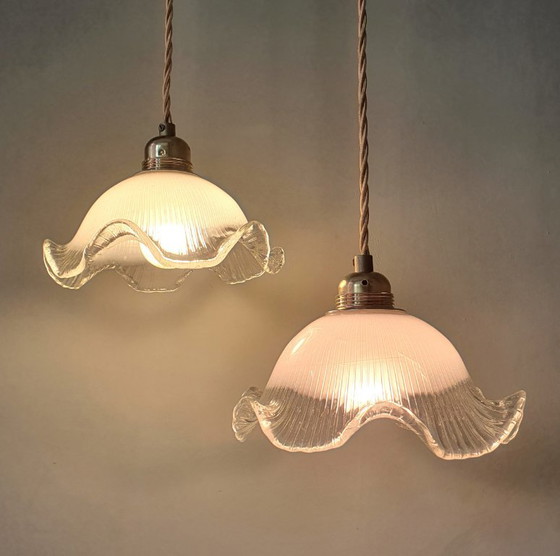 Set di 2 lampade a sospensione vintage in vetro bianco satinato, forma floreale, texture – Metal (photo 6 of 23)
