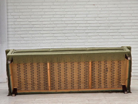 Image 1 of Deense driezitsbank uit de jaren 70, groen meubelvelours, beukenhout.
