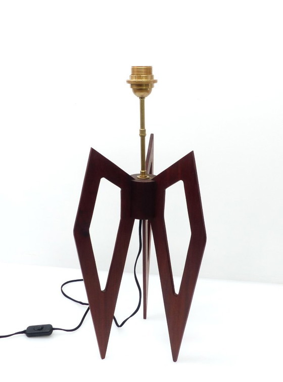 Grande Lampada Scultorea a Treppiede in Legno Tinto, Linee a Compasso – Anni 1960-70 – Lampade da tavolo (photo 3 of 10)