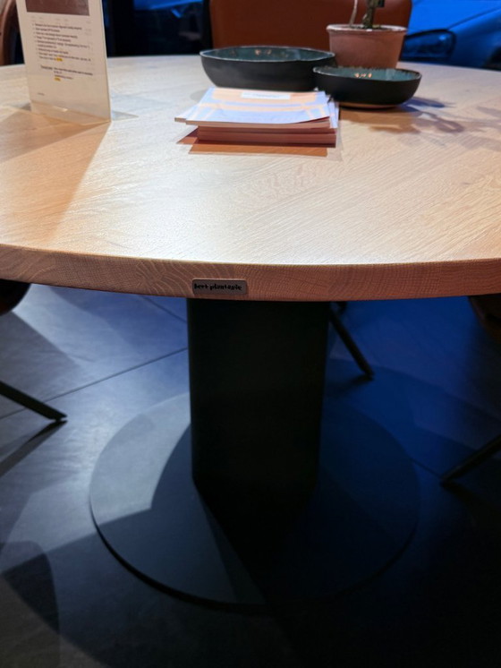 Image 1 of Bert Plantagie Oval dining table