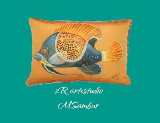 Dekorative Kissenbezüge aus der Kollektion BIRDS. Handbemalt.