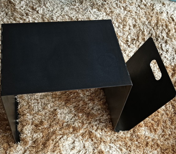 Image 1 of Table d'appoint et porte-revues en métal vintage