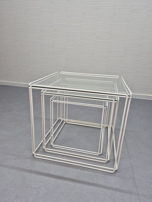 Max Sauze Beistelltisch. Vintage-Couchtisch 'Isocele' Weiß.