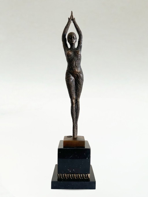 Sculpture en bronze style Art Déco – Danseuse – signée D. H. Chiparus – 47 cm