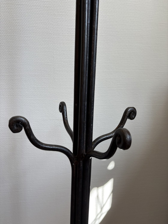 Image 1 of Appendiabiti vintage in piedi in castiglione fatto a mano h1.90