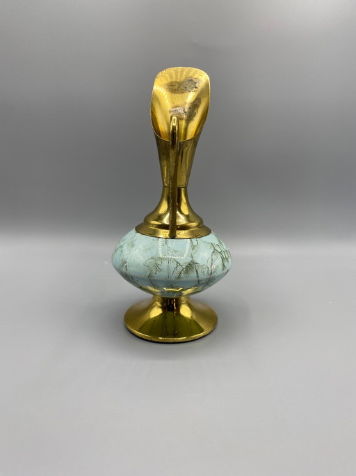 Decoratieve schenkkan van blauw gebarsten glas en verguld messing – glazen karaffen, Brass (photo 2 of 6)
