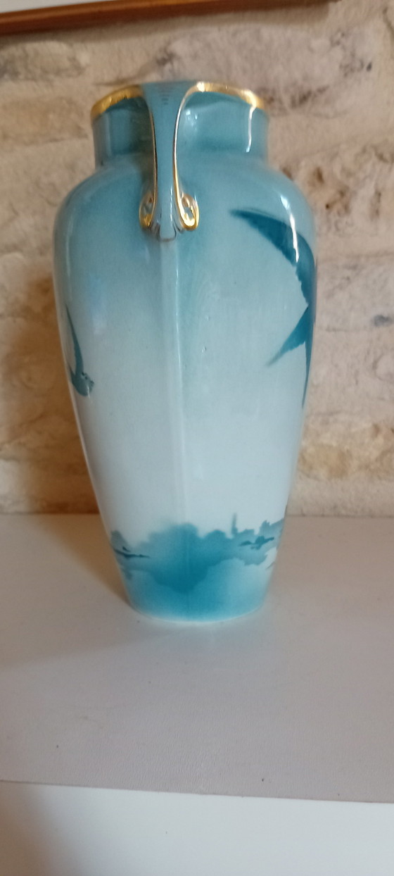 Image 1 of Art Nouveau Japanese-style vase with swallows - Keller & Guerin Lunéville - Circa 1900.
