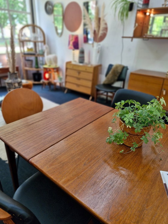 Image 1 of Table de salle à manger extensible vintage en teck des années 70