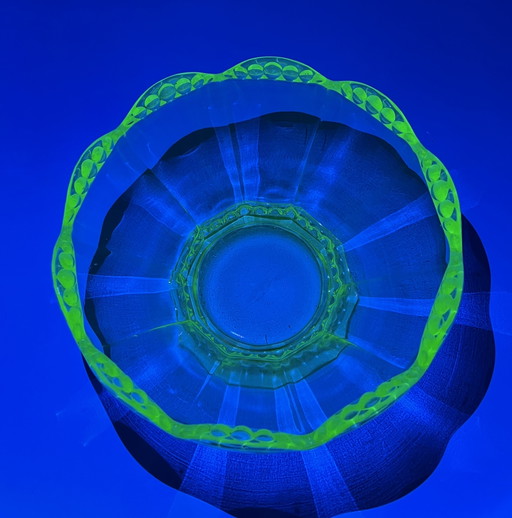 Uranglas Schale Schüssel Obstschale Pressglas Art Deco um 1930