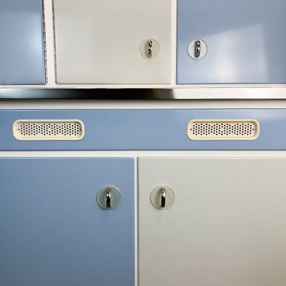 Image 1 of Muebles de cocina, azul pastel y gris claro, estilo años 60, mediados de siglo.