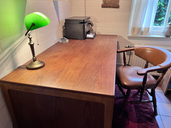 Image 1 of Vintage teakhouten bureau met 6 lades