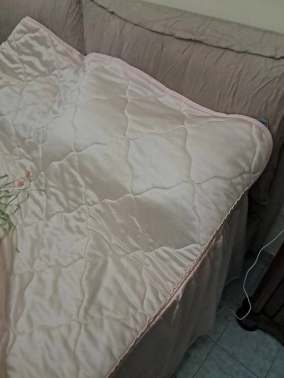 Image 1 of Copriletto in raso vintage