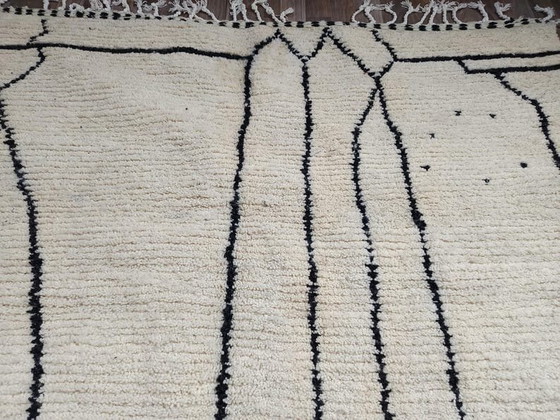 Image 1 of Alfombra Beni Ouraine tejida a mano de 2/3 m
