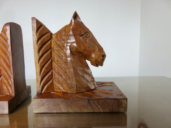 Een paar boekensteunen van beukenhout, met guts bewerkt, jaren 1930-1940. – Decoratieve objecten, Wood (photo 5 of 13)