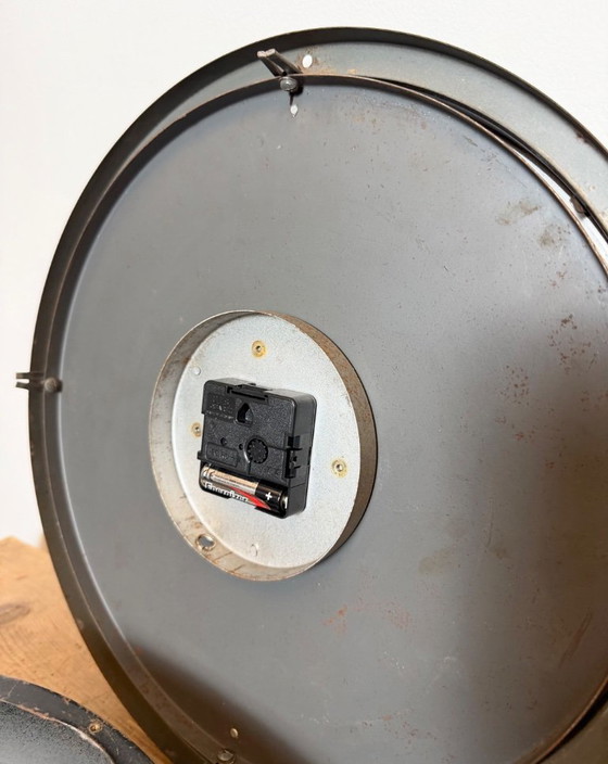 Orologio da parete industriale nero di fabbrica IBM, anni '50 – Vetro, Ferro (photo 18 of 18)