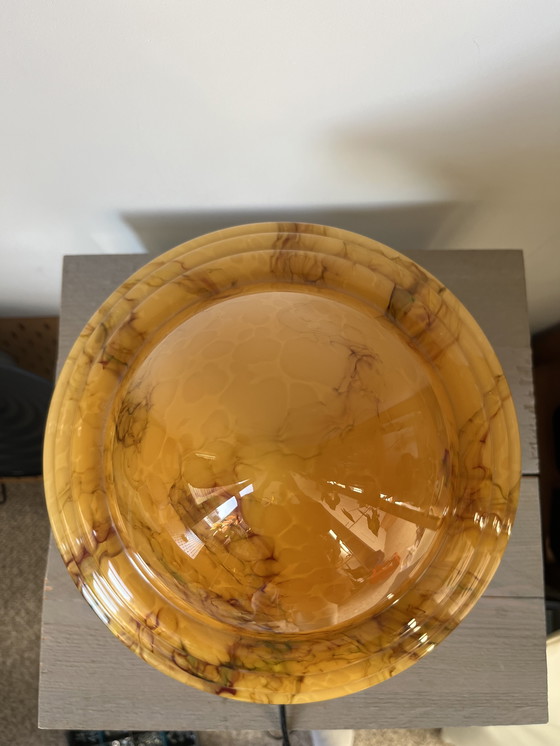 Image 1 of Marbled glass lampshade with brass base – Large amber-colored Murano style design / Art Deco