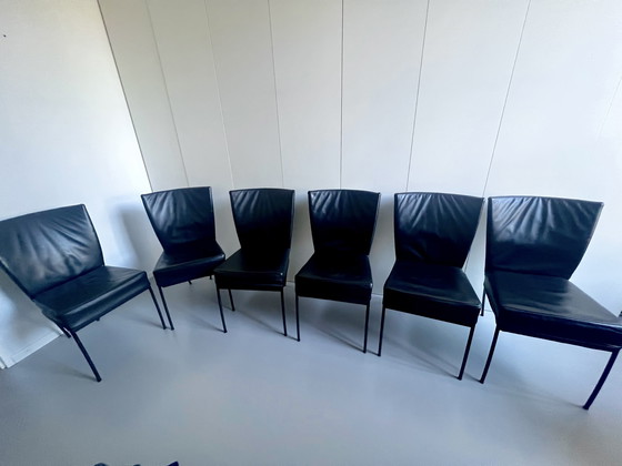Image 1 of 6 sillas de comedor Montis Spica de cuero negro