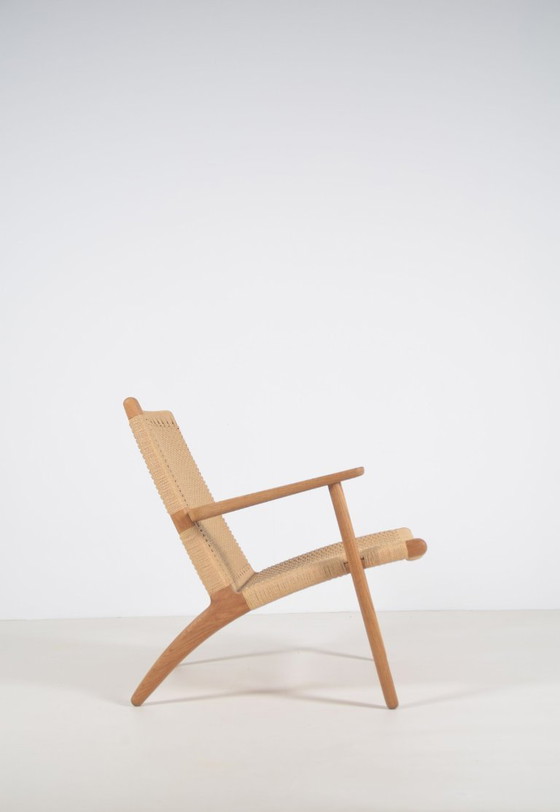 Poltrona danese CH25 disegnata da Hans J. Wegner per Carl Hansen & Søn, Poltrone, Legno, Altro, Marrone (foto 4 di 10)
