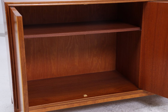 Image 1 of Magnifique commode vintage années 60 | Mid Century Armoire | Rétro Bois Rangement Sideboard #08-19