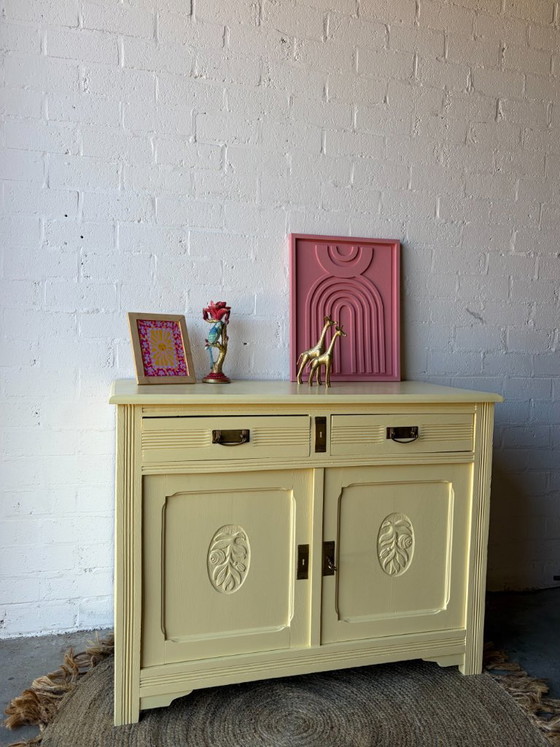 Commode ancienne vintage relookée jaune beurre – Buffet bas, Wood (photo 6 of 16)