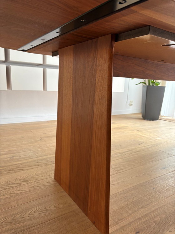 Image 1 of ARCO Lance eettafel – Amerikaans noten – Nederlands design – 90 x 210 cm