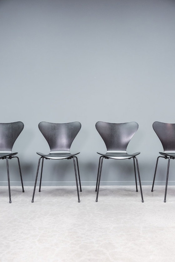 Image 1 of Sedia "farfalla" Serie 7, set da 4