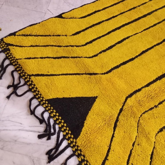 Image 1 of Ecru Berber Moroccan rug with geometric patterns, 250cm x 150cm