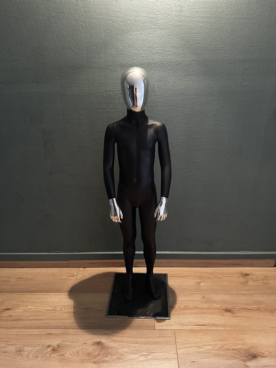 Image 1 of Futuristic image