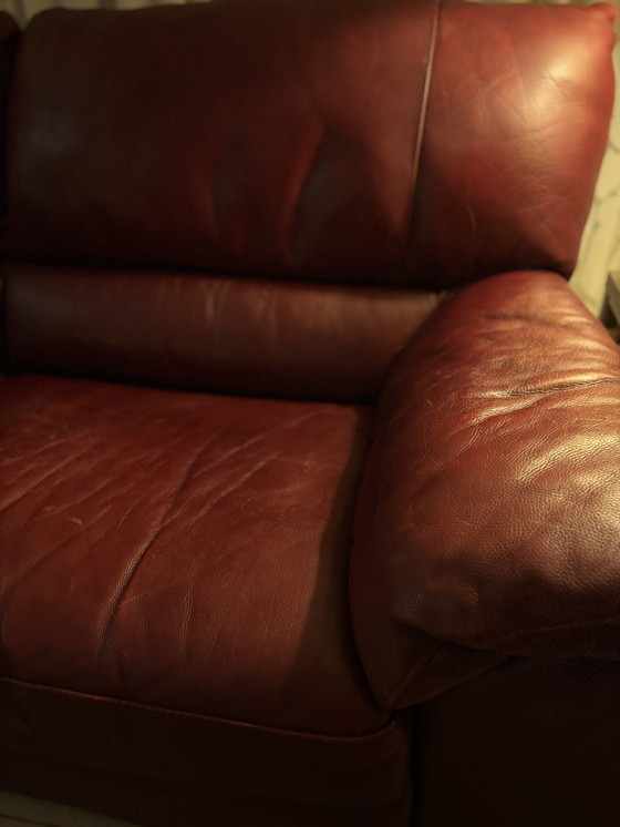 Image 1 of Divano in pelle rosso Bordeaux Natuzzi