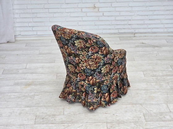 Image 1 of Sillón de cóctel danés de la década de 1960, tapizado en tela jacquard.