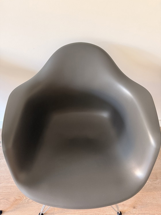4x Vitra DAR Stuhl – Esszimmerstühle, Metal, Plastic (photo 8 of 9)