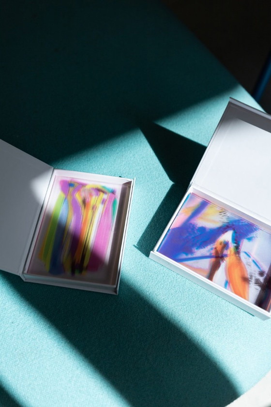 Image 1 of Mini opera d'arte serigrafica multicolore CMYK A6 di Lilxlylilxly