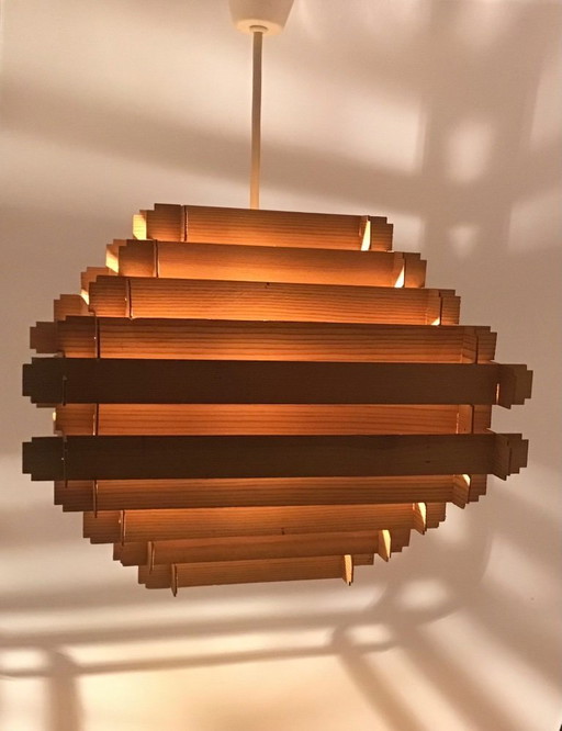 Scandinavian design pendant lamp