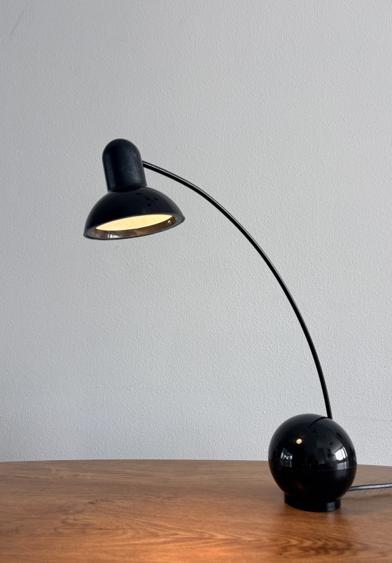 1980er-90er Postmoderne Space Age Tischlampe – Schwarz – Tischlampen, Metal, Plastic (photo 8 of 12)