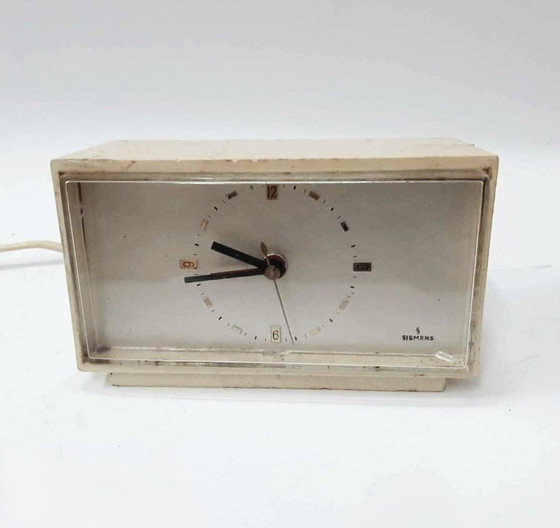 Image 1 of Vintage 1970s, Siemens type MU 1000 electric clock