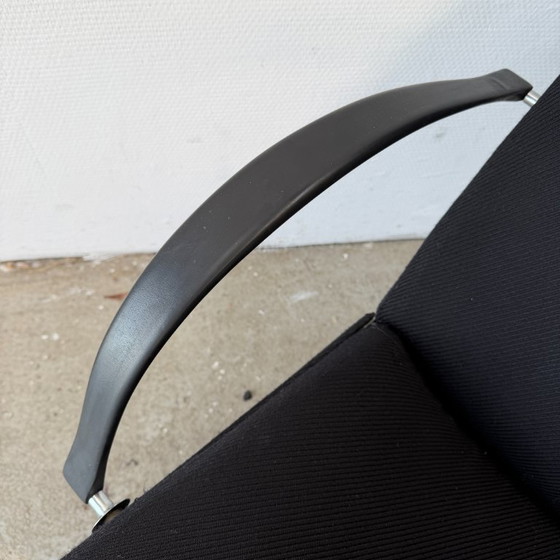 Poltrona Tecno P40 - Struttura in metallo, rivestimento nero – Poltrone, Textile (photo 5 of 13)