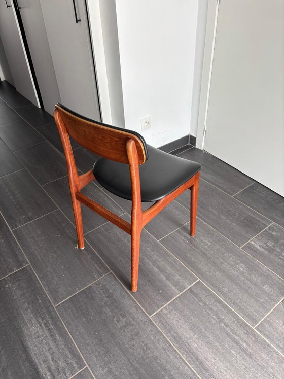 Danish Midcentury - 6 Dining chairs in Wood and Black Skai Finish (photo 6 of 6)