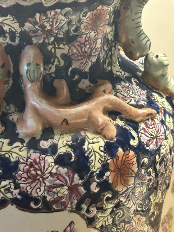 Image 1 of Beautiful set of hand-painted Chinese vase and voodoo pot/tea caddy