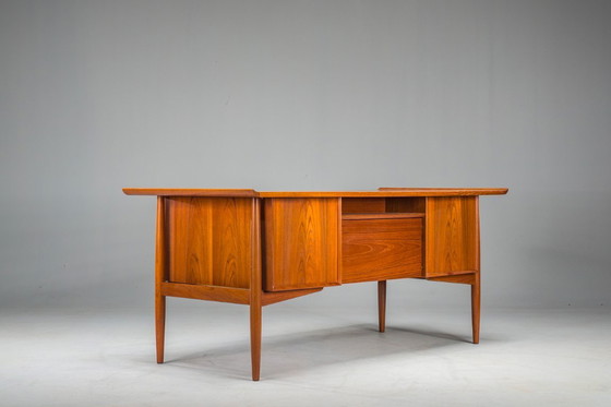 Image 1 of  Dänischer Chefschreibtisch aus Teakholz von Arne Vodder für H.P. Hansen, 1960er Jahre