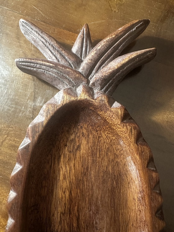 Image 1 of Vide poche vintage forme Ananas en bois sculpté