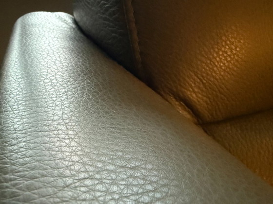 Image 1 of Schönes 2-Sitzer-Ledersofa Motel Mondi