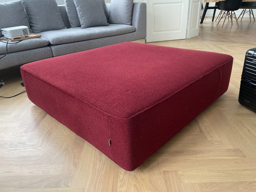 B&B Italia Ottomaanse bordeauxrode stof 90x90cm – 3 5 zitsbanken, Textile