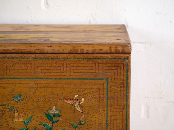 Baúl antiguo pintado en madera de pino – China, circa 1900 – Armarios de almacenamiento (photo 37 of 40)