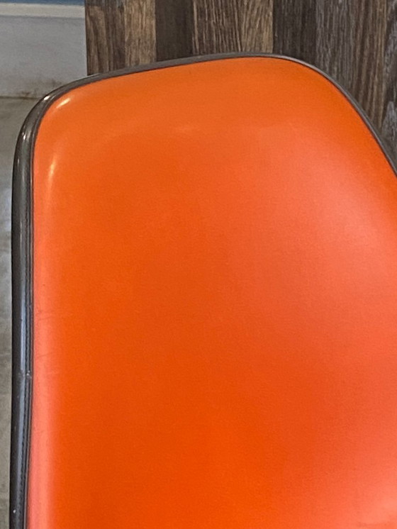 Image 1 of Chaise fibre de verre skai vinyl dsr eiffel orange greige eames herman miller vintage 50 60 70