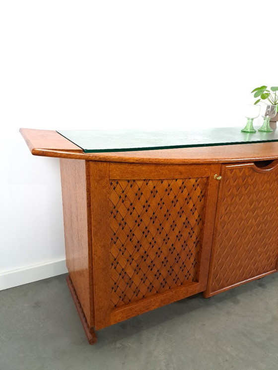 Image 1 of Bar dressoir met uitschuifbare bar en glazen blad