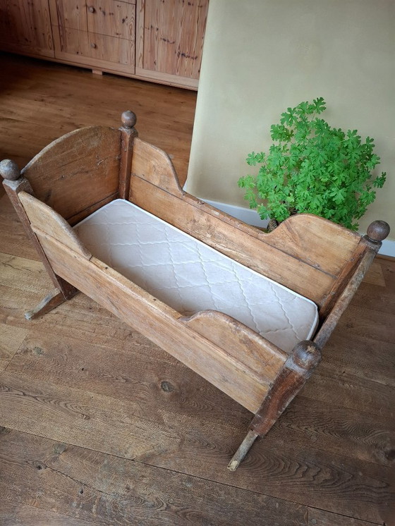 Image 1 of Cuna antigua