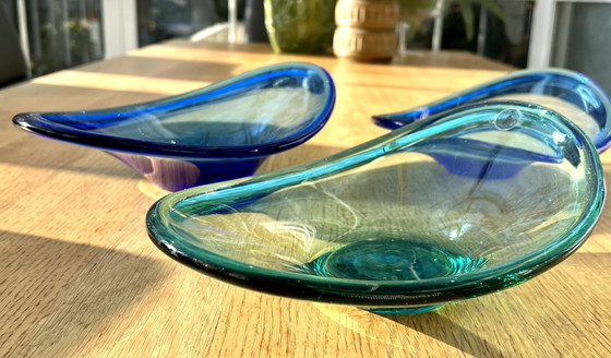 Image 1 of Set di 3 ciotole in vetro della Nuova Scozia, fatte a mano, blu/verde, stile vintage, Canada