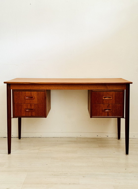 Image 1 of Scrivania danese vintage in teak di metà secolo, anni '60