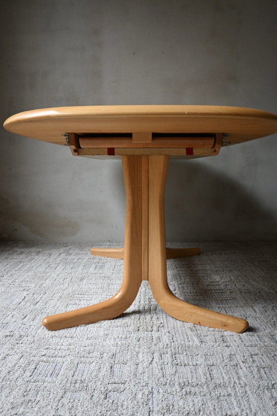 Ausziehbarer skandinavischer ovaler Esstisch aus den 70er Jahren, Esstische, Holz, Beige (Foto 4 von 15)